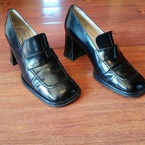 Classic Franco Fortini black pumps